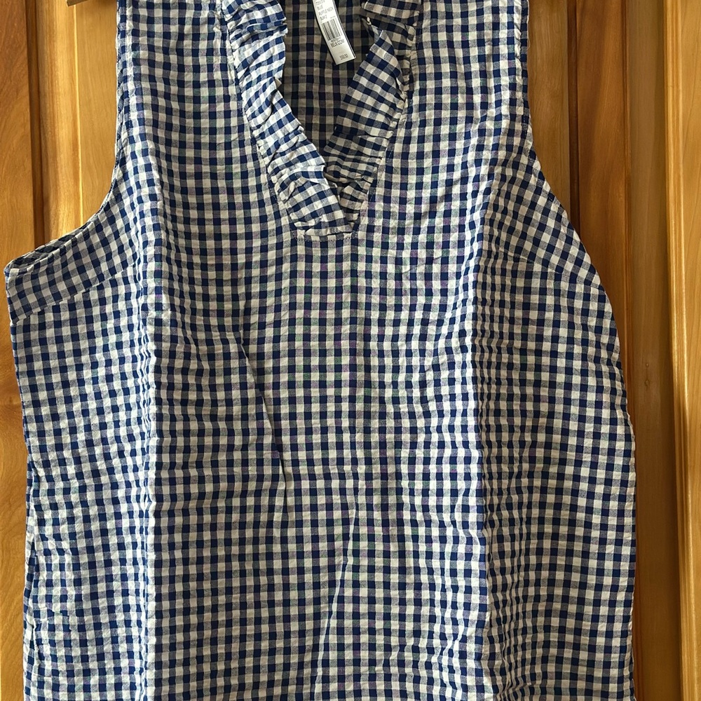 Crown and Ivy Women's sleeveless blue and white top, NWT, sizeXXL